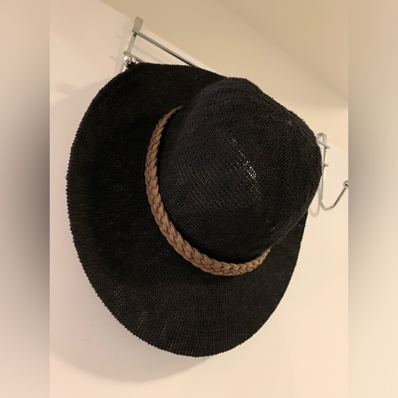 Hat (Available until Nov 15) - Picture 3 of 6